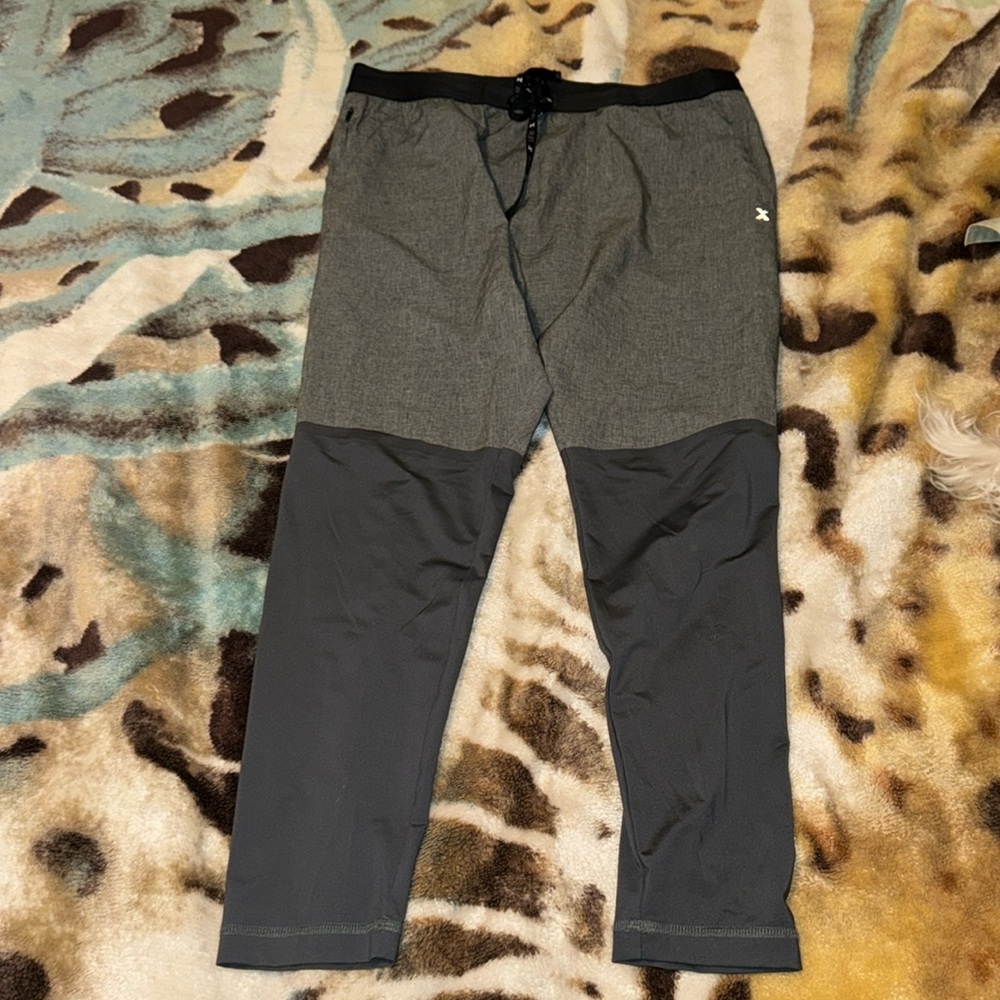 Xersion quick dry taper pant (L)